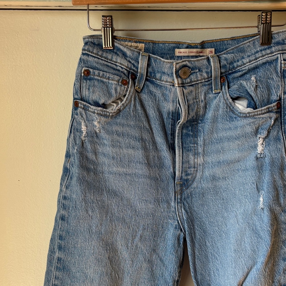 Levi's Ribcage Blue Distressed Jeans - Picture 2 of 6